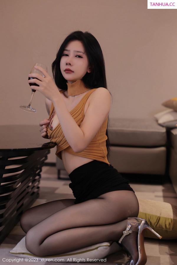 尹甜甜  [XiuRen]高清写真图 2023.06.15 No.6920 尹甜甜 黑丝美腿第17张图片